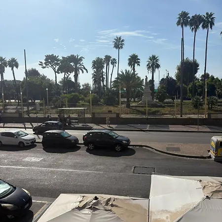 לינה וארוחת בוקר Riviera 84 4*