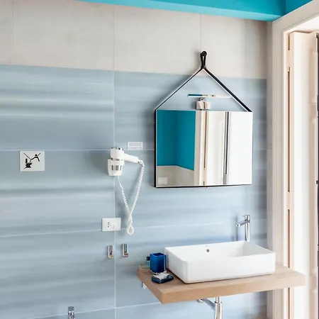 فندق مبيت وإفطار Riviera 84 4*