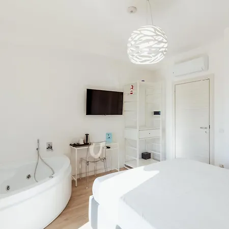 Riviera 84 Bed & Breakfast